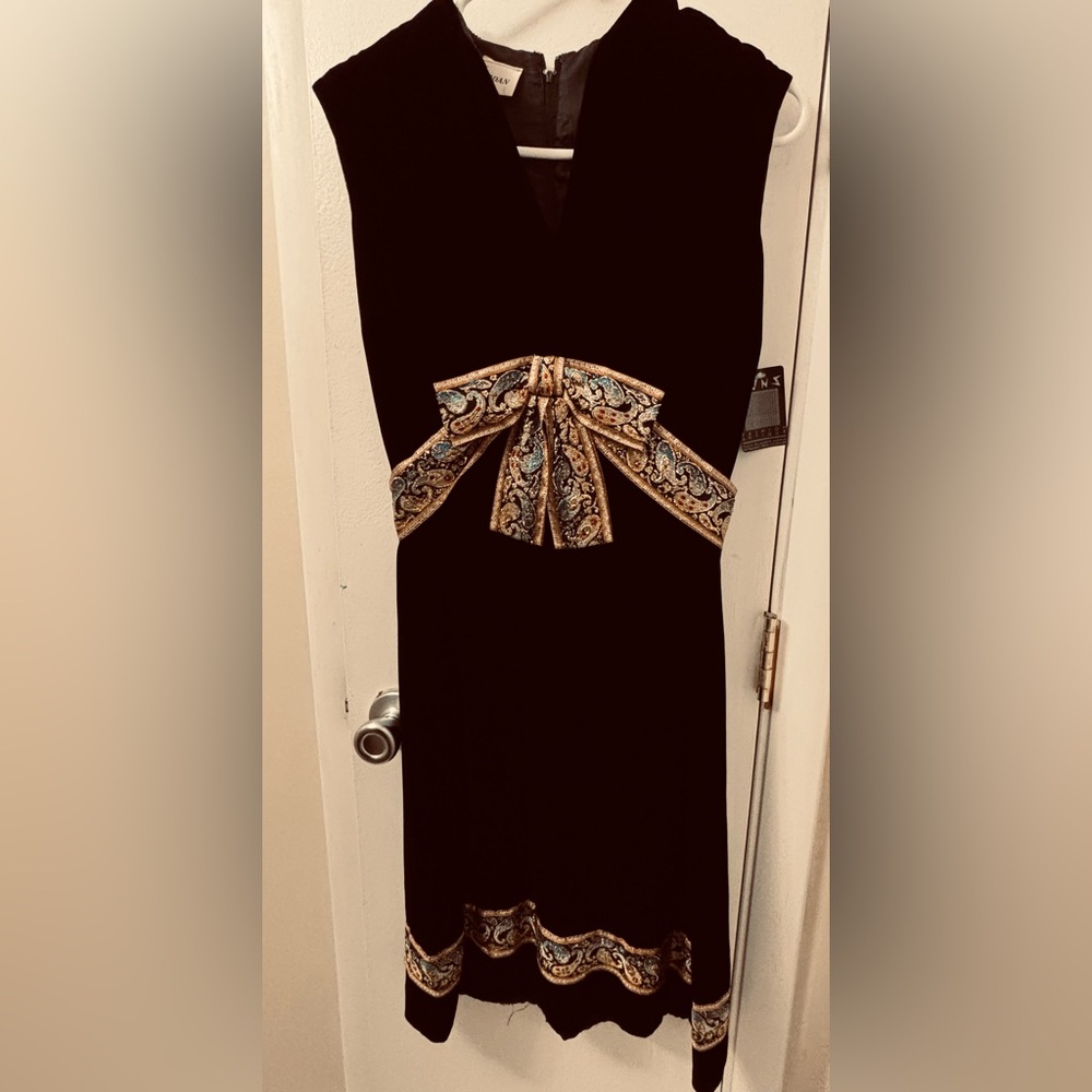 Vintage black velvet Lee Jordan New York evening dress size small